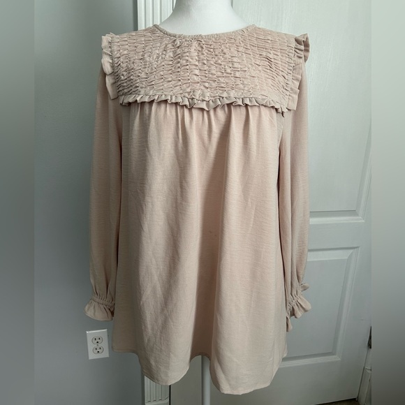 NWT Jodifl | Light Beige Blouse with Ruffle Detailing & 3/4 Sleeves | Size Small - Picture 1 of 13